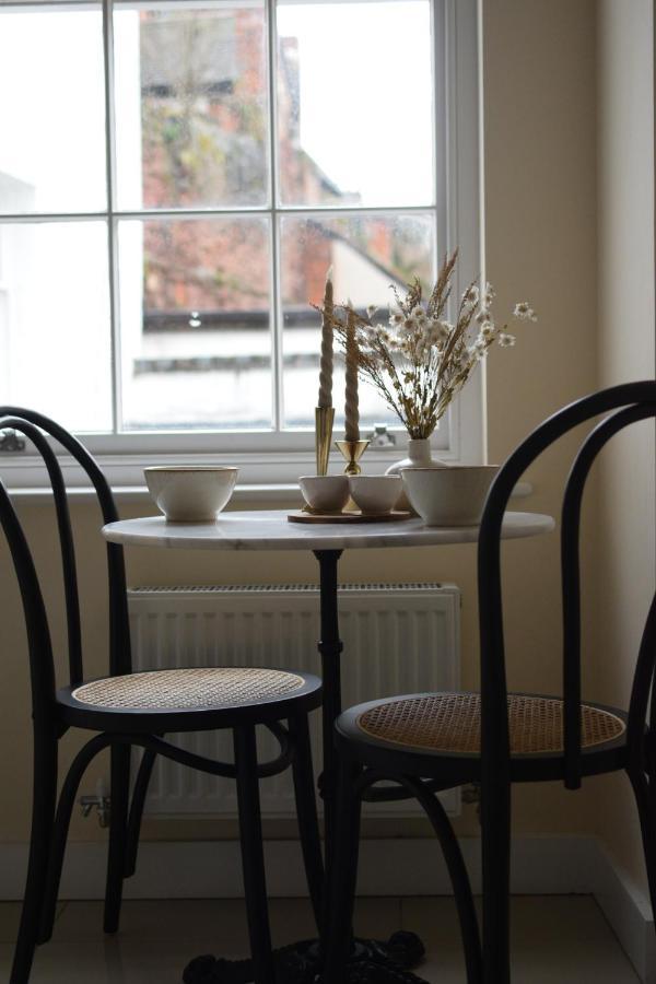 Elegant Apartment On Historic Cobbled High St Shrewsbury Town Centre 外观 照片