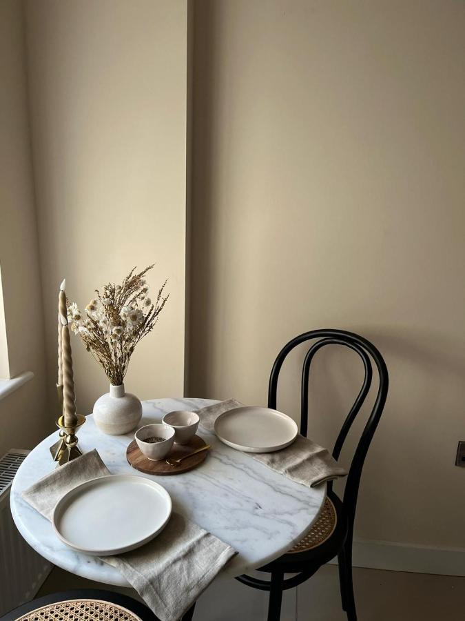 Elegant Apartment On Historic Cobbled High St Shrewsbury Town Centre 外观 照片