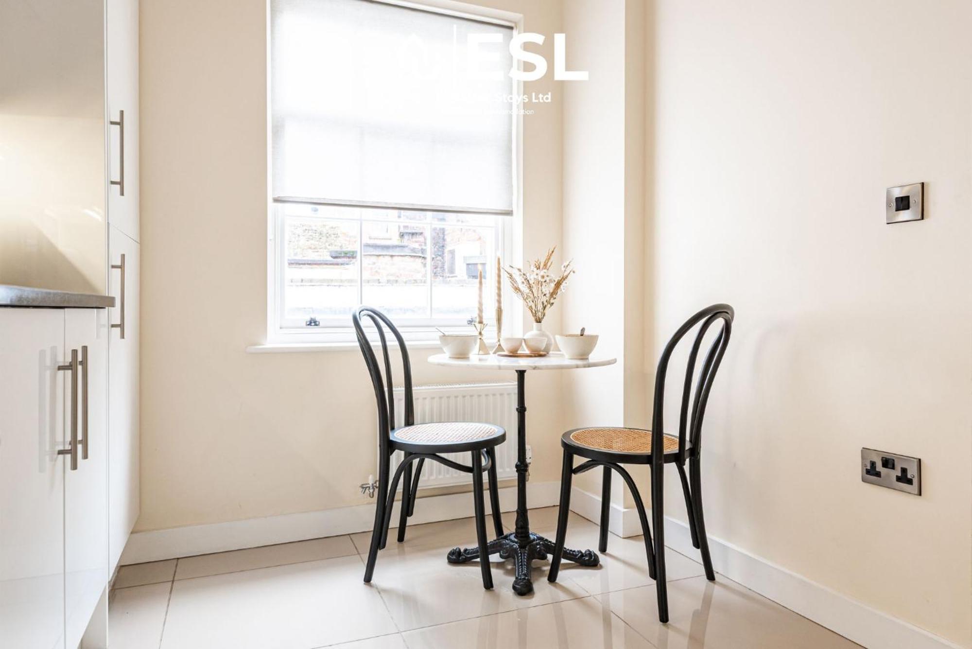 Elegant Apartment On Historic Cobbled High St Shrewsbury Town Centre 外观 照片